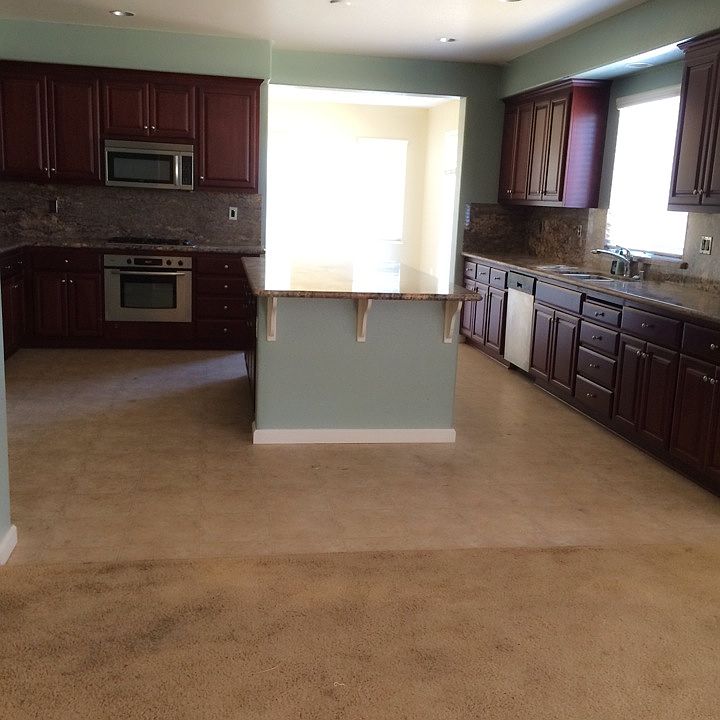 1st image of 1313 Zinnia Ct