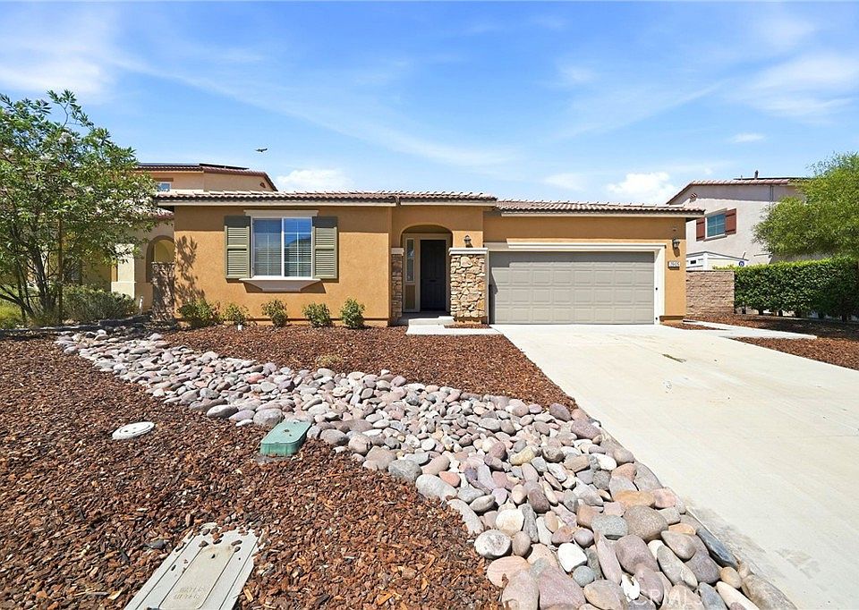 1st image of 28426 Heather Ln