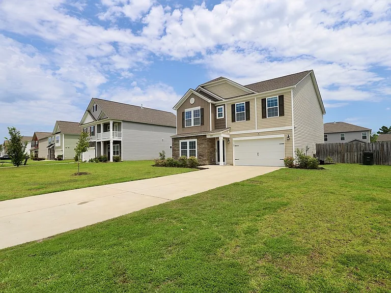 3680 Moseley Dr — Photo 4