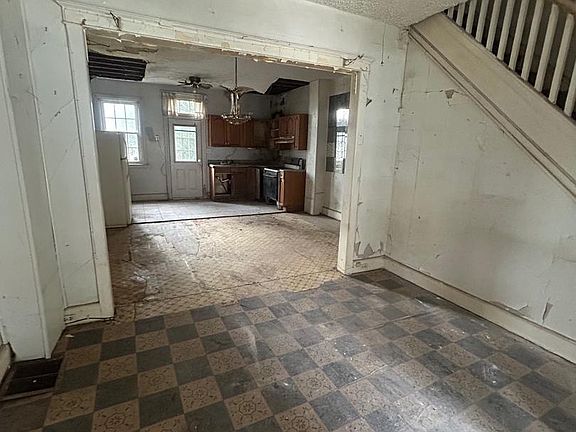 2nd image of 523 Beaumont Ave
