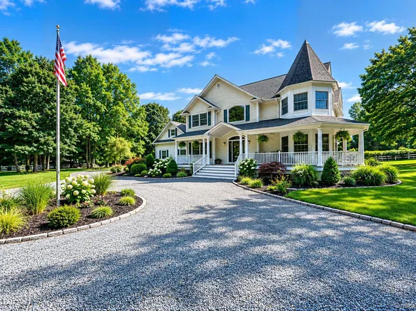 4 Holly Lane, Nissequogue, NY 11780