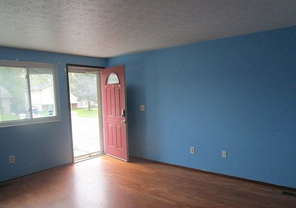 5th image of 4707 Larkhall Ln