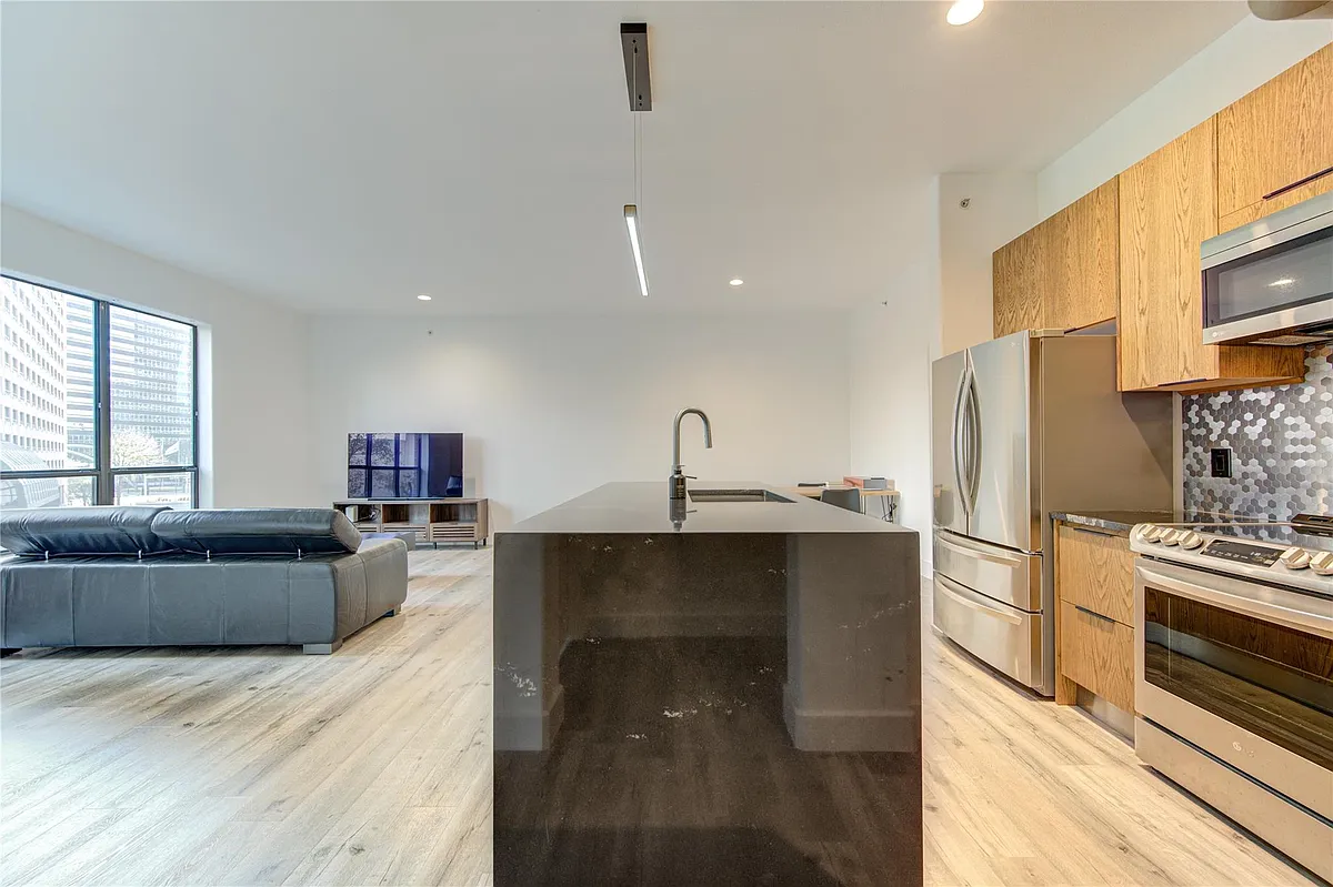 Building Photo - 1901 Post Oak Blvd #3105