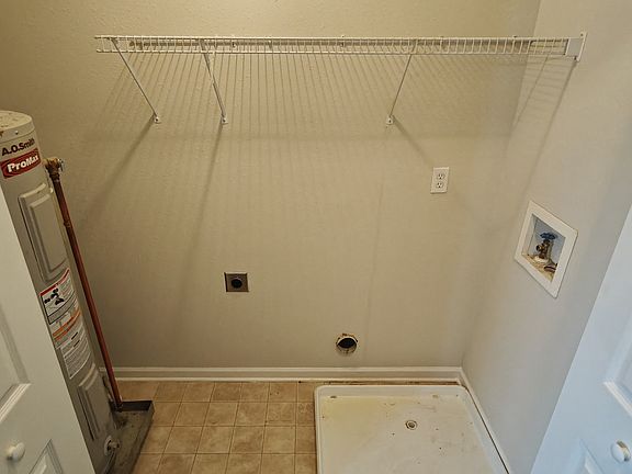 4th image of 1035 Arlene Dr