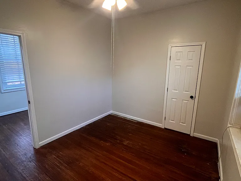 120 E Oak St #1 — Photo 11