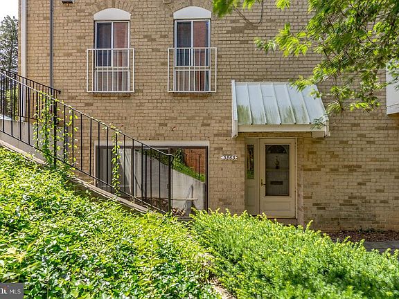 3rd image of 3863 Persimmon Cir
