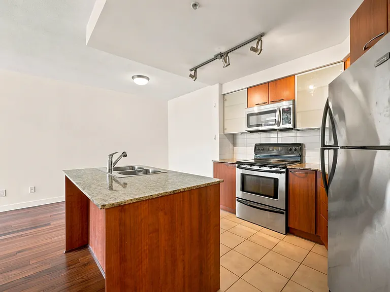 4028 Knight St #516 — Photo 7