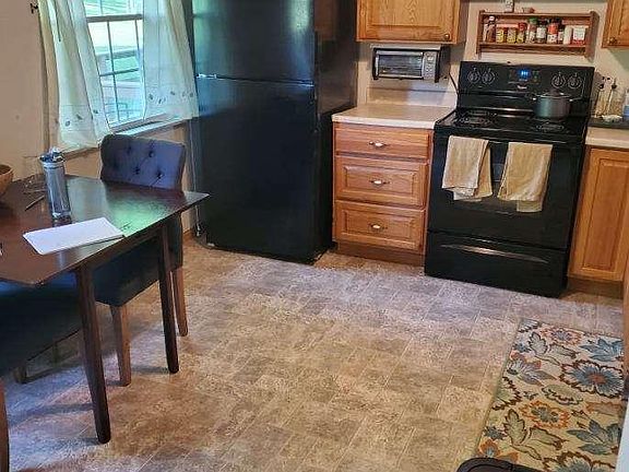 2nd image of 240C Whitestown Vlg #240-C