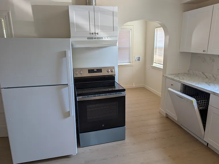 446 Morris Ave S — Photo 9