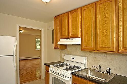 3rd image of 85-14 Astoia Blvd
