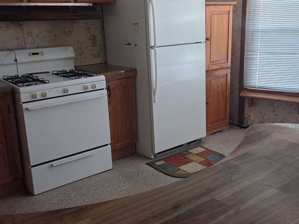 2nd image of 124 Birchbark Dr #124