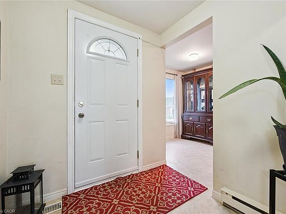 3rd image of 32 Jansen Ave