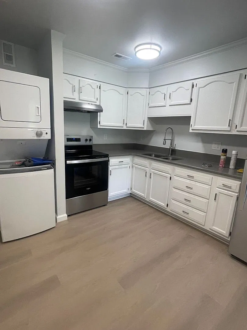 502 Warren Street — Photo 2