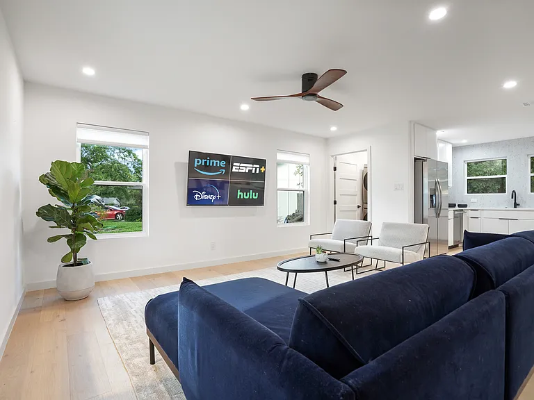 2304 Aldford Dr — Photo 4