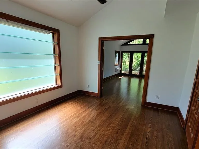 404 Emory Dr NE — Photo 26