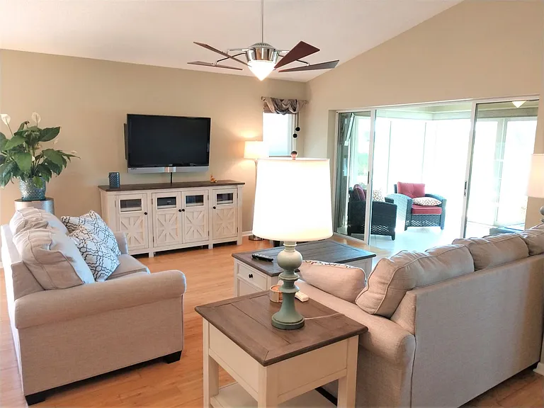 540 Clubside Cir — Photo 7