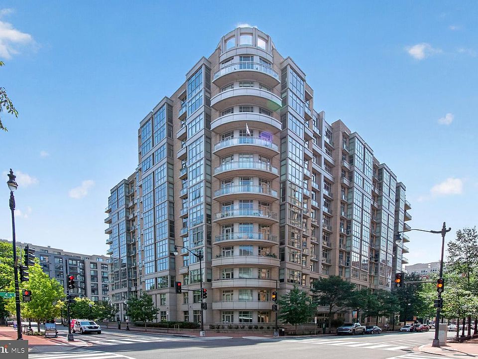 1st image of 811 4th St NW Unit 114