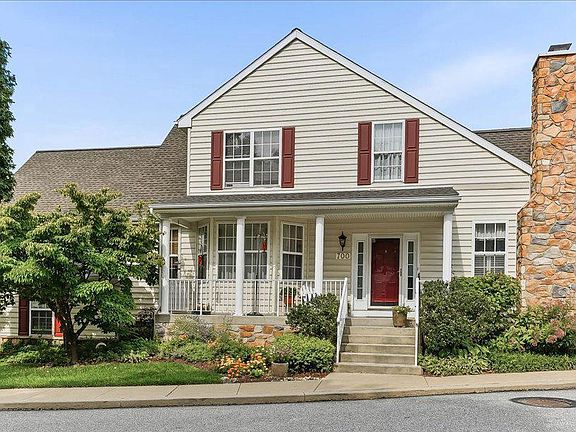 2nd image of 700 Arbor Ln