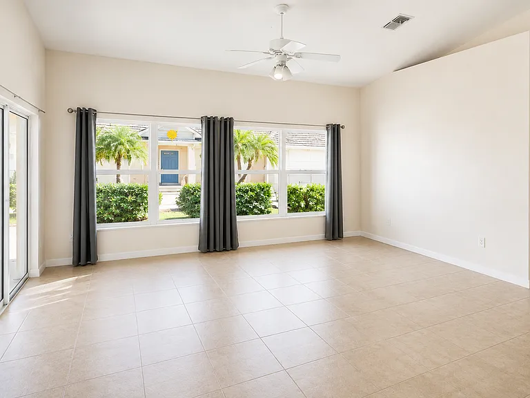 213 Rotonda Blvd W #B — Photo 13