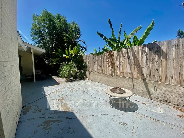 5220 Joan Ct — Photo 28