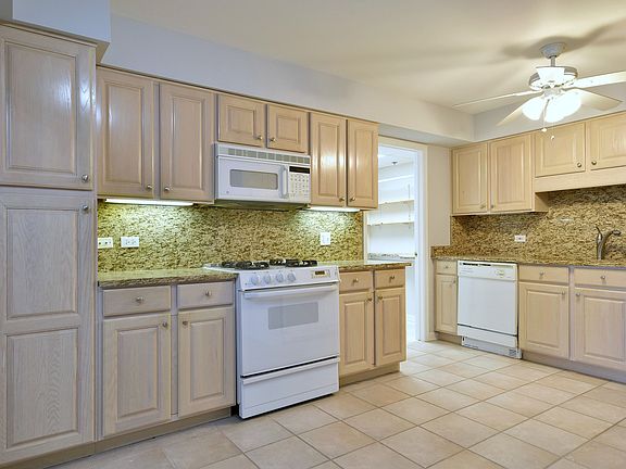 2nd image of 1700 2nd St APT 311