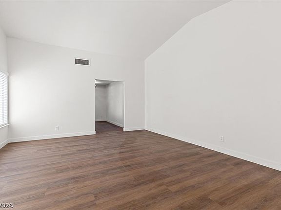 4th image of 728 Kelso Way