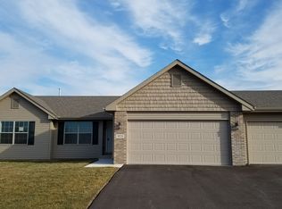 925 White Birch Ln, Davis Junction, IL 61020