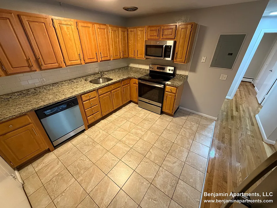 220-222 Babcock St #4