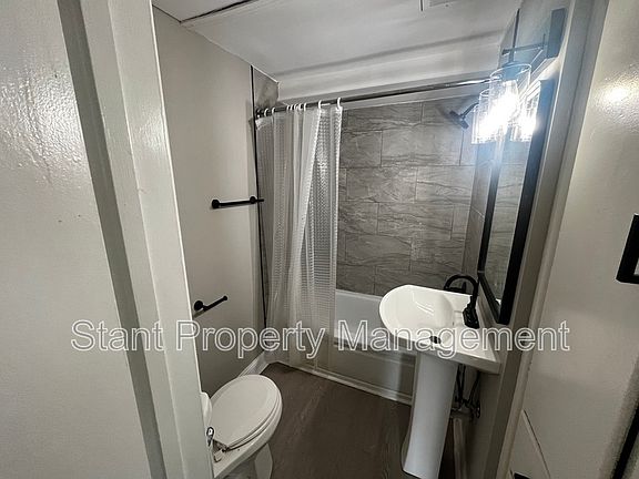 3rd image of 20 W Park St APT 1