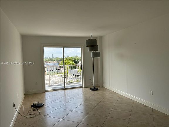 3rd image of 16465 NE 22nd Ave APT 508