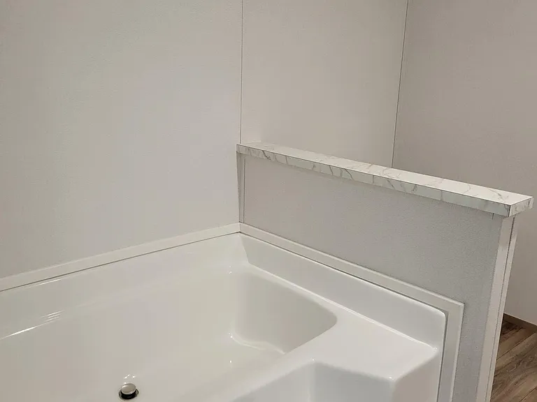 115 W Everett St — Photo 14