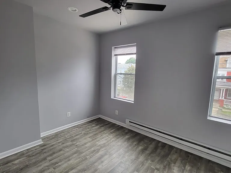 4914 Knox St #B — Photo 12