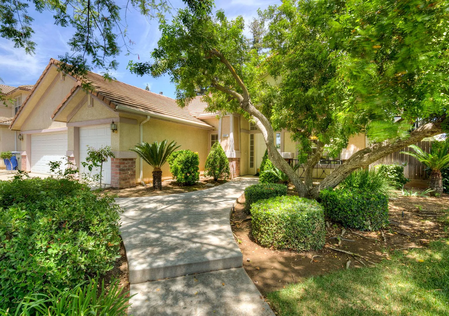 5508 W Bluff Avenue — Photo 2