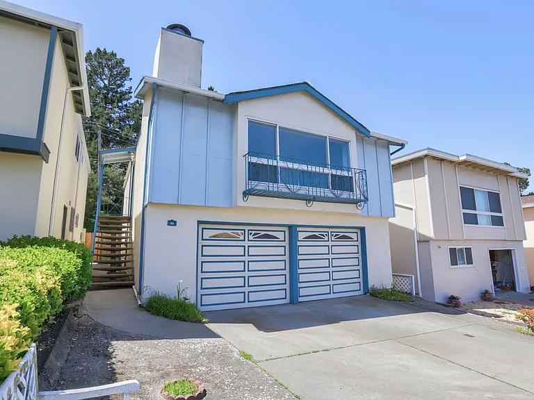 88 Canterbury Ave — Photo 1
