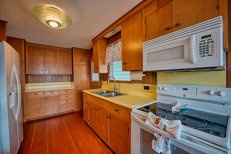 2 bed, 1.5 bath, 1496 sqft, $3,800 — Photo 4