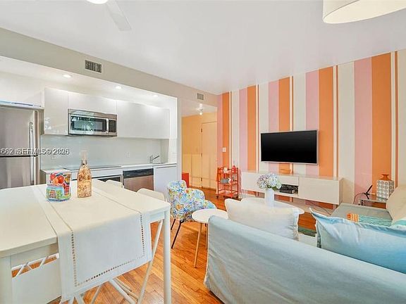 2nd image of 1410 Euclid Ave APT 1
