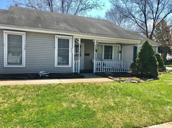 4B Dogwood Ct, Lakewood, NJ 08701