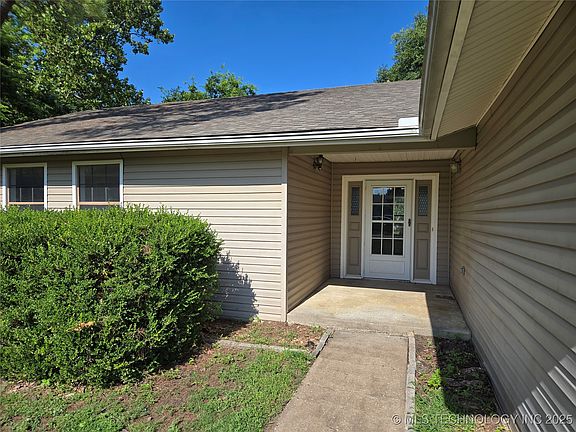 2nd image of 4201 Southport Dr