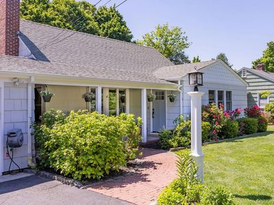 22 Braemer Road, Setauket, NY, 11733