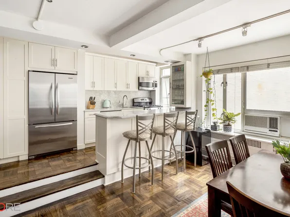 20 East 35th Street image 3 of 12