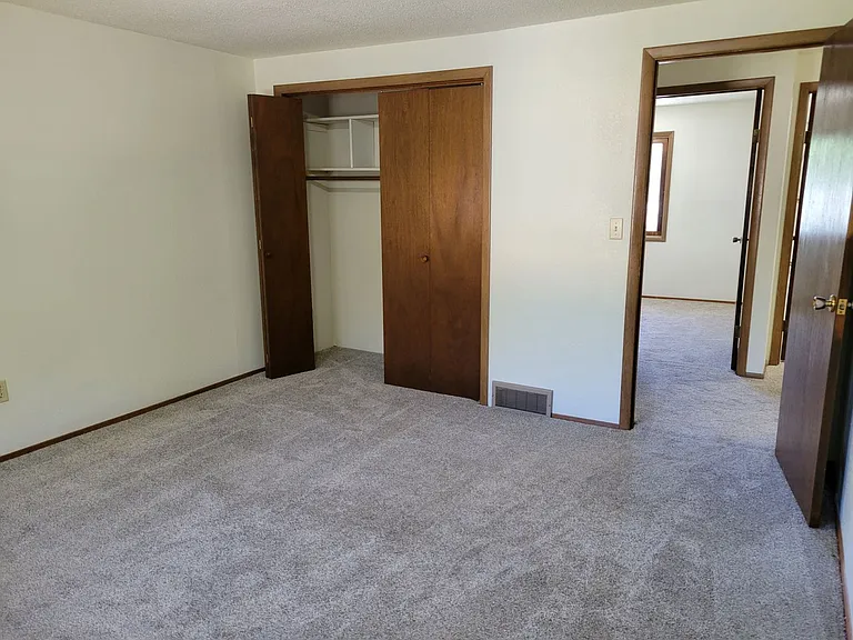 138 N Bay St — Photo 20