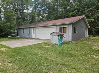 9647 Hughes Rd, Harrison, MI 48625