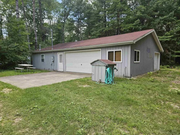 9647 Hughes Rd, Harrison, MI 48625