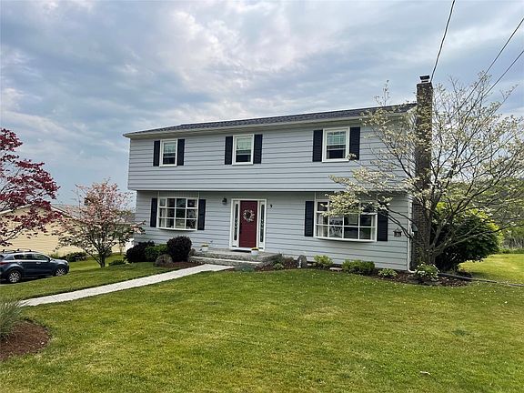 3rd image of 9 Elmwood Dr