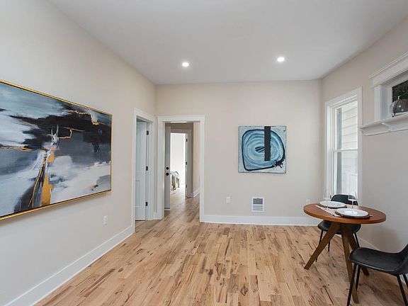 5th image of 219 Jewett Ave