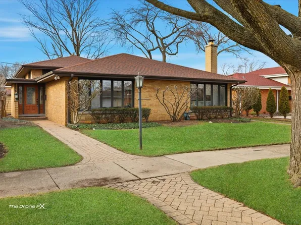 9412 Kilbourn Ave, Skokie, IL 60076