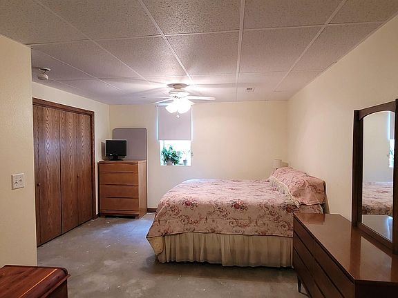 2nd image of 106 N Sunshine Ln
