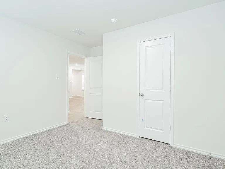 916 Sunrise Ln — Photo 25