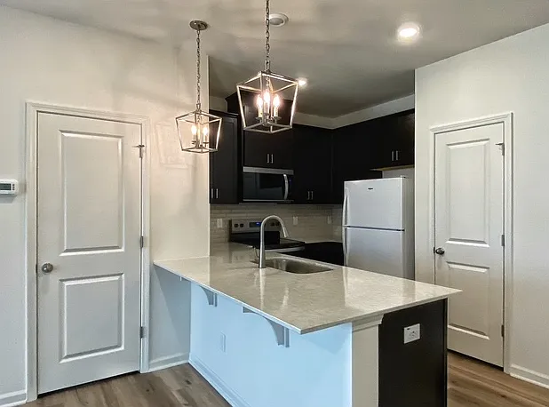 3002 Chrys St — Photo 7