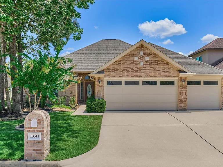 13511 Summer Hill Dr — Photo 1